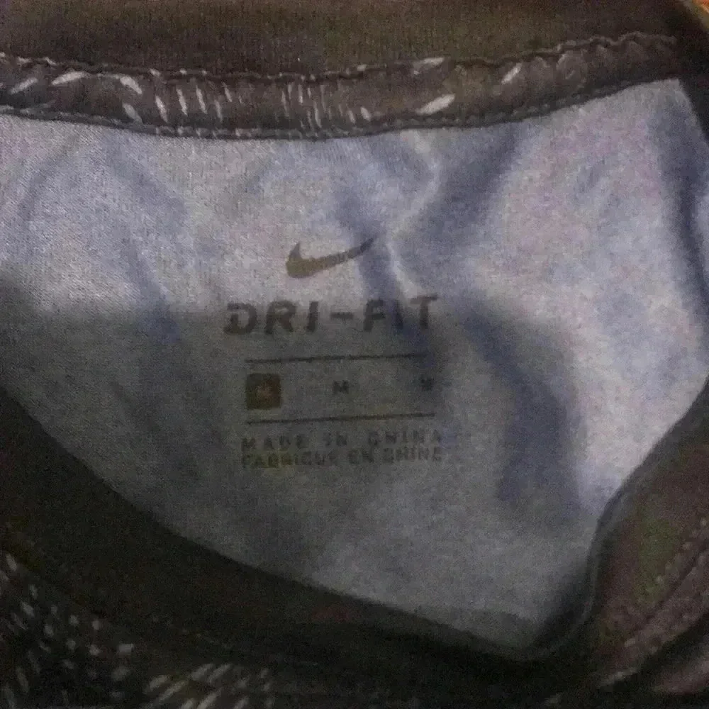 Nike dri-fit size medium